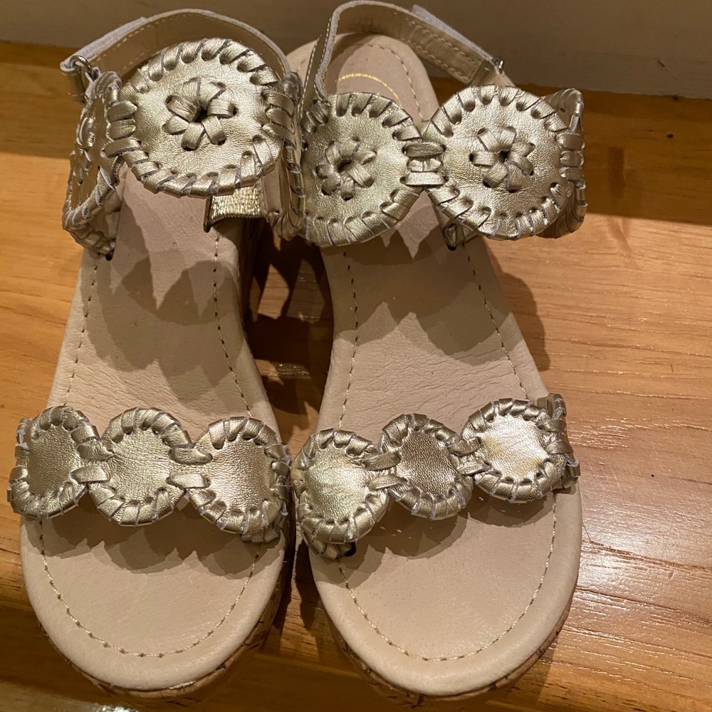 Girl’s Jack Rogers Wedge Heel Sandal size 4 Gold